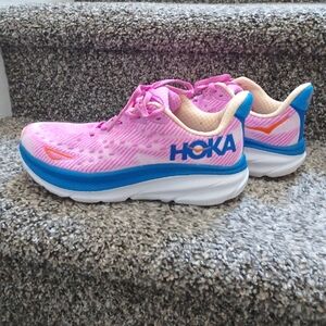 Like New HOKA Clifton size 7.5